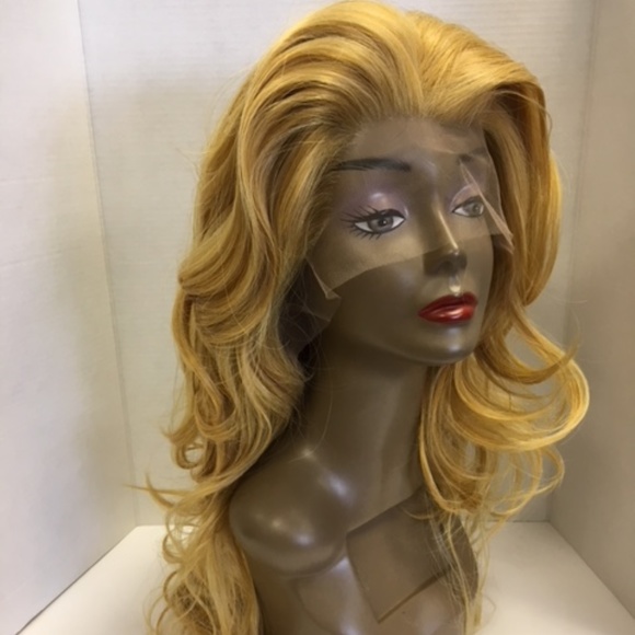 Gorgeous Golden Blond Lace Front Synthetic Wig - Picture 5 of 7